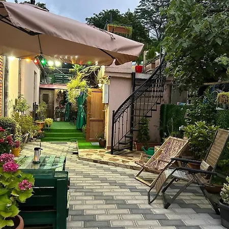 Niluxe Apartment Кутаиси Экстерьер фото
