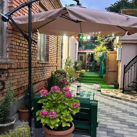 Niluxe Apartment Кутаиси Экстерьер фото